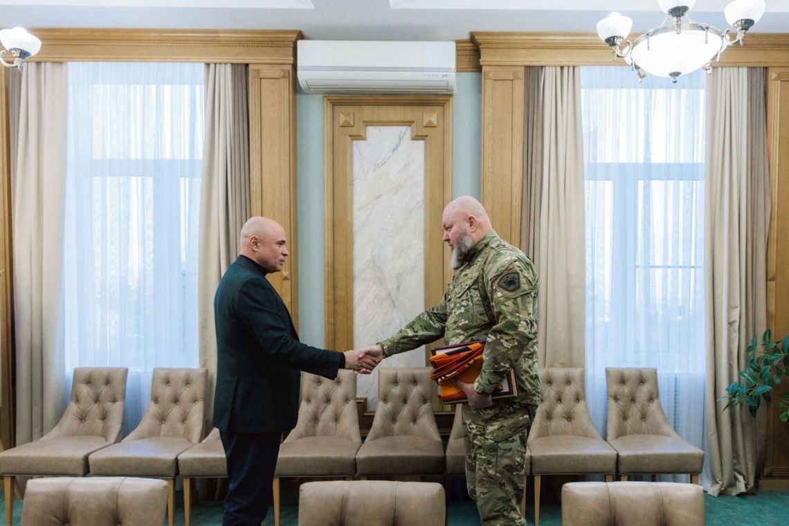 Игорь Артамонов встретился с замкомандира штурмового полка имени Александра Невского